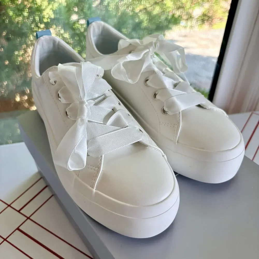David’s Bridal White Platform Wedding Sneakers Size 8 Pearl Bow New in Box